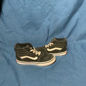 🔥Boys high top vans🔥